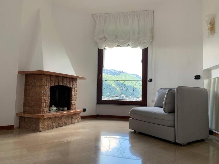 La Finestra Sul Lago Di Como Luaran gambar