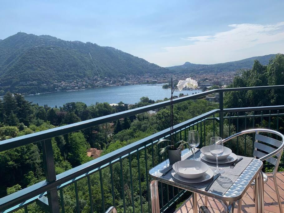La Finestra Sul Lago Di Como Luaran gambar